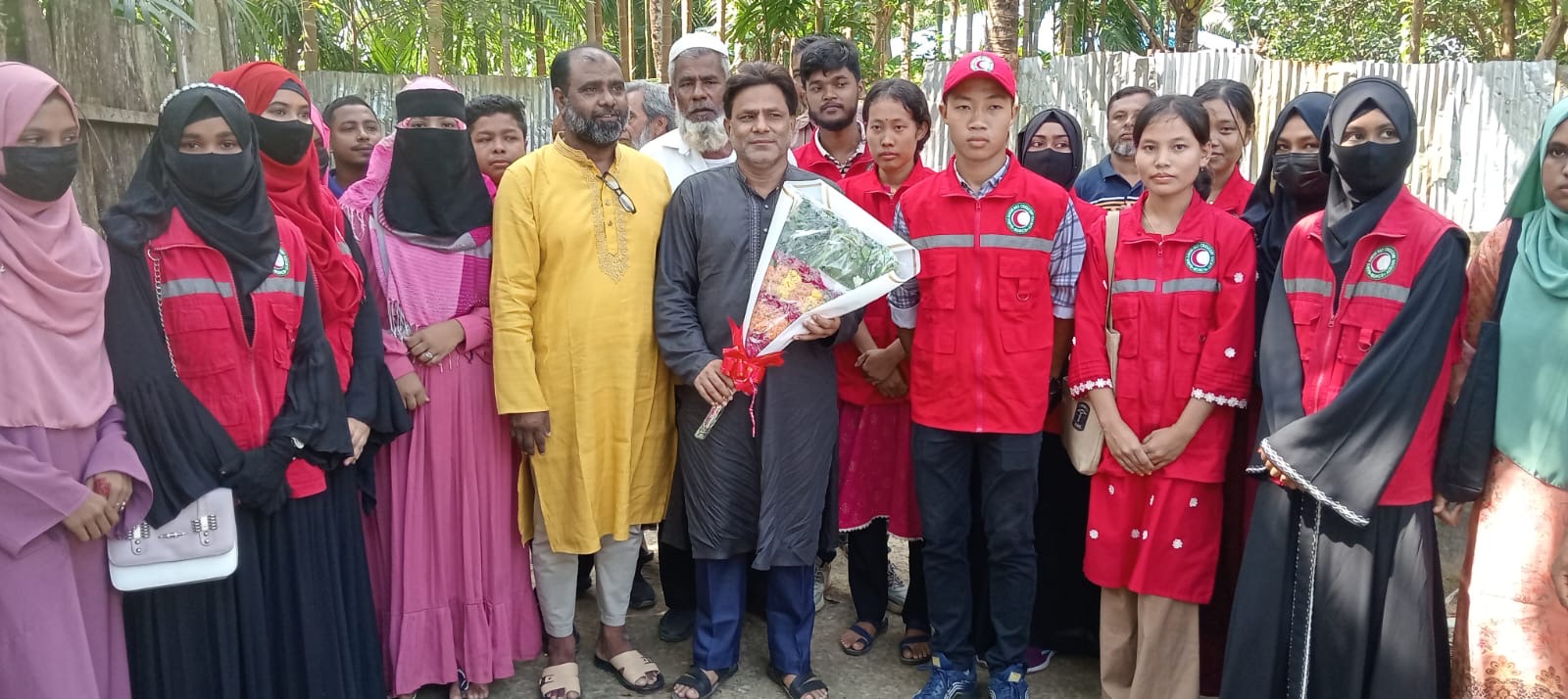 রাঙ্গামাটি জেলা রেডক্রিসেন্টের ভারপ্রাপ্ত চেয়ারম্যান এস এম শফিউল আজমকে বাঘাইছড়ি ইউনিটের পক্ষ থেকে সংবর্ধনা