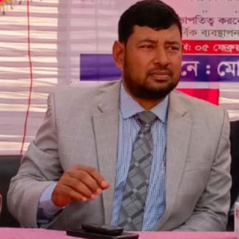 উল্লাপাড়ায় আলোচিত স্কুলের প্রধান শিক্ষক আব্দুল মজিদকে দায়িত্ব থেকে অব্যাহতি