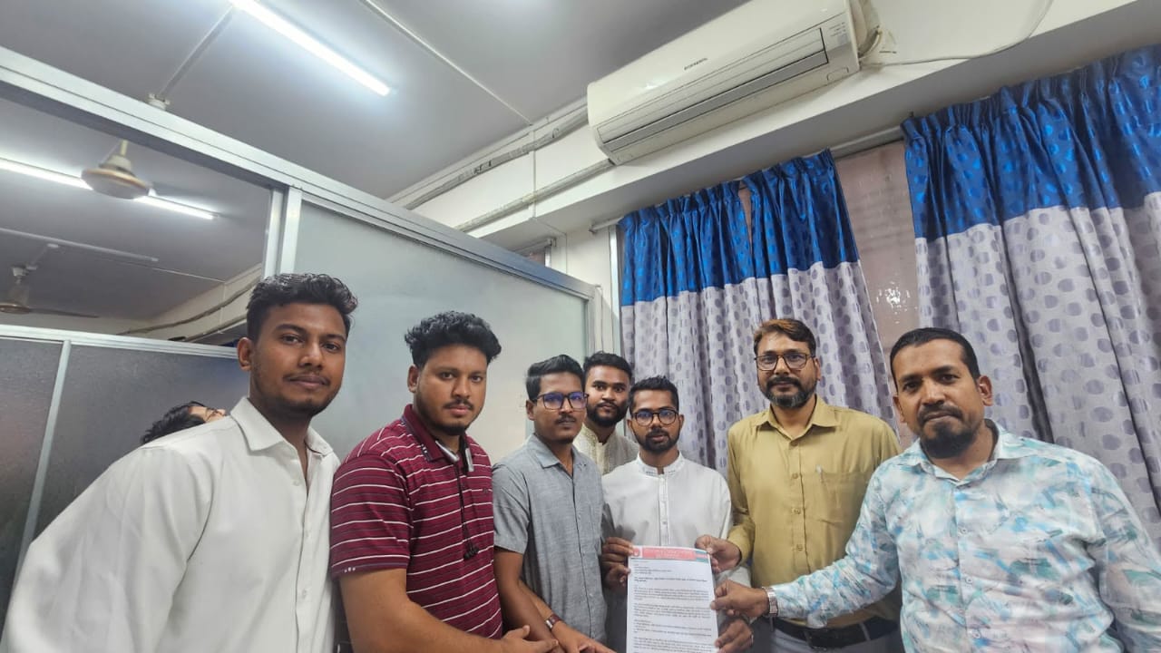 নির্ধারিত ২২ ডিসেম্বর জকসু নির্বাচনের দাবিতে ছাত্র অধিকার পরিষদের স্মারকলিপি