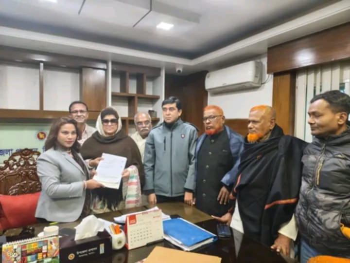 যশোর-২ আসনের বিএনপি থেকে  মনোনয়ন জমা দিলেন সাবেরা সুলতানা মুন্নী