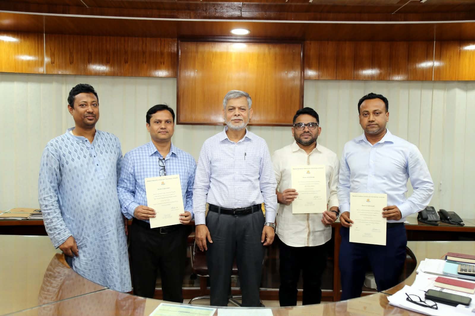 মাভাবিপ্রবিতে প্রথমবারের মতো ৩ পিএইচডি ডিগ্রি সনদ প্রদান