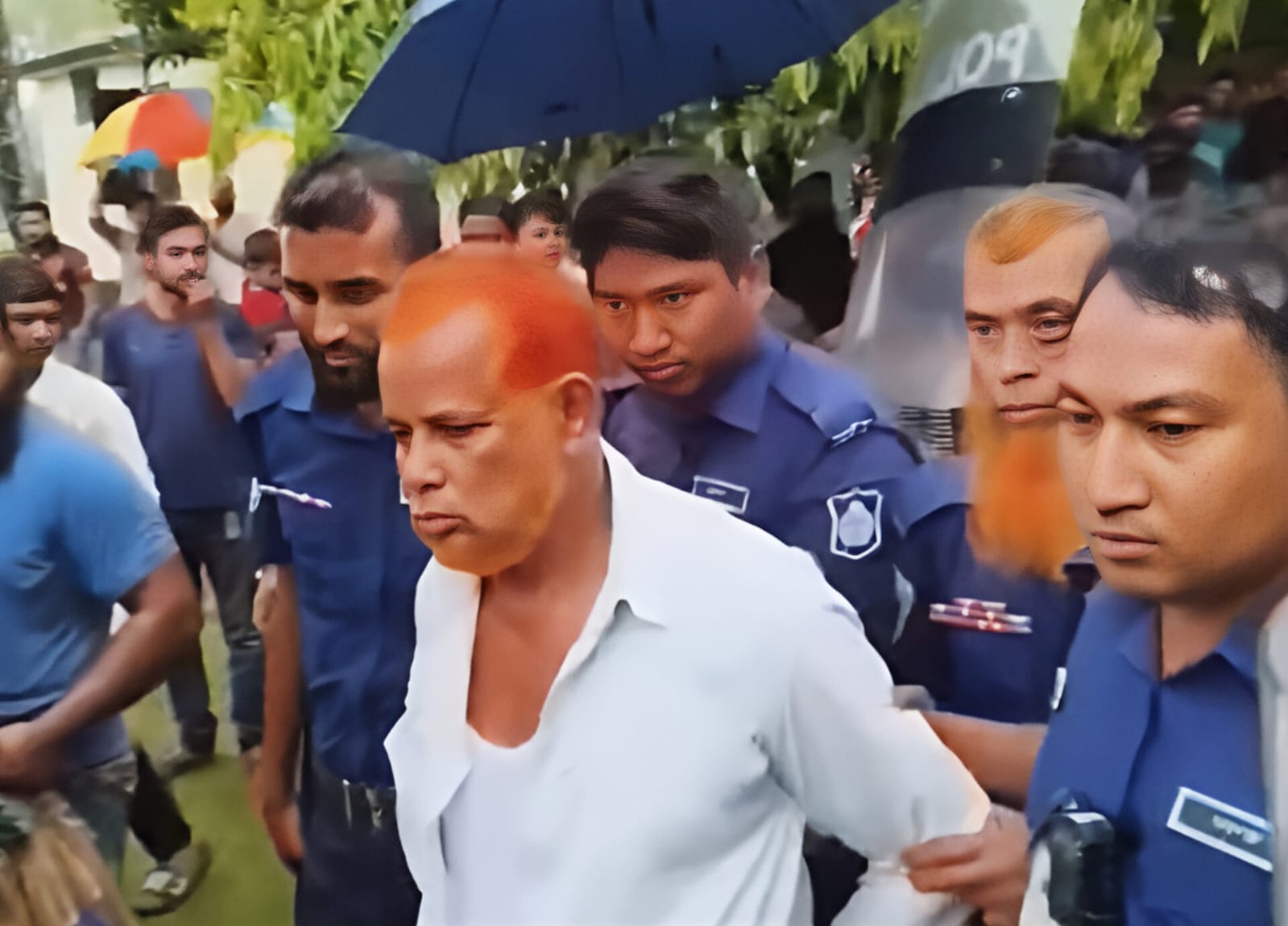 পঞ্চগড়ের বোদায়  চতুর্থ শ্রেণির ছাত্রীকে শ্লীলতাহানির অভিযোগে প্রধান শিক্ষক গ্রেফতার, এলাকায় উত্তেজনা