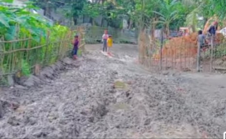 বানিয়াচংয়ে প্রথমরেখ সড়কের  বেহাল দশা, চরম দুর্ভোগে স্থানীয়রা
