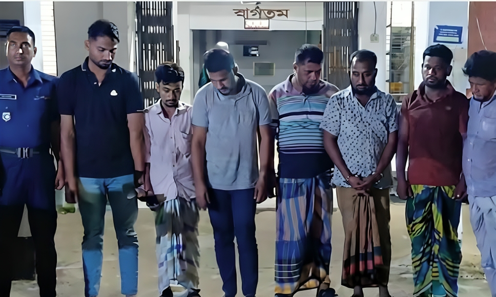 পঞ্চগড়ে ৭ লক্ষাধিক টাকার জাল নোটসহ সংঘবদ্ধ চক্রের ৭ জন আটক