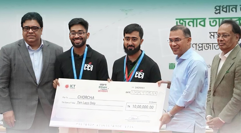 বইয়ের ব্যাগের বদলে কাঁধে কফির ফ্লাস্ক, সংসারের হাল ১৪ বছরের ফাহিমের