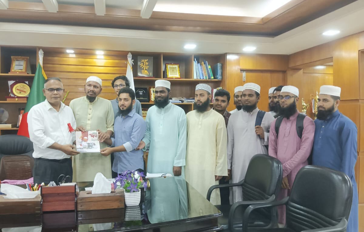 ইবি উপাচার্যের সাথে শাখা ছাত্র আন্দোলনের নবগঠিত কমিটির সৌজন্য সাক্ষাৎ